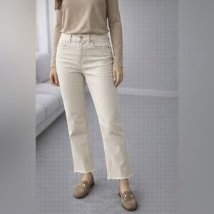 069. Zara Women's Beige Straight Leg Jeans